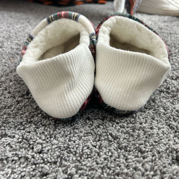 Women’s plaid slippers with cozy shearling - Picture 2 of 3